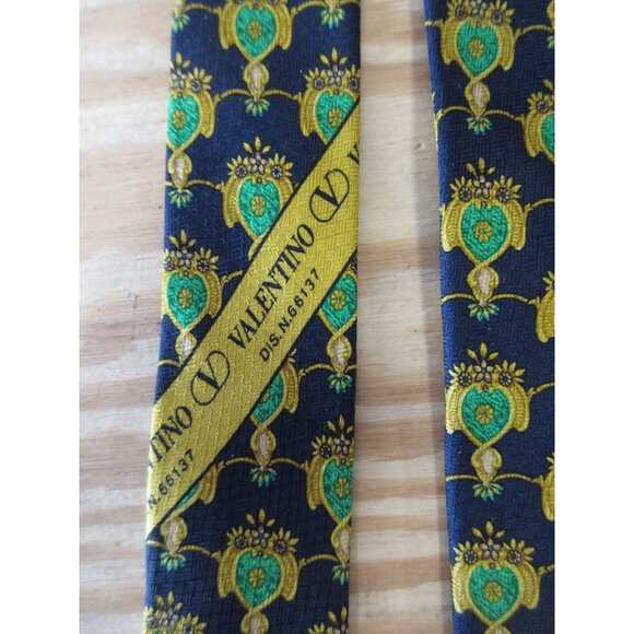 VINTAGE Valentino Neck Tie Silk Gold Cravatte Baroque Floral Hand Made - Picture 6 of 10